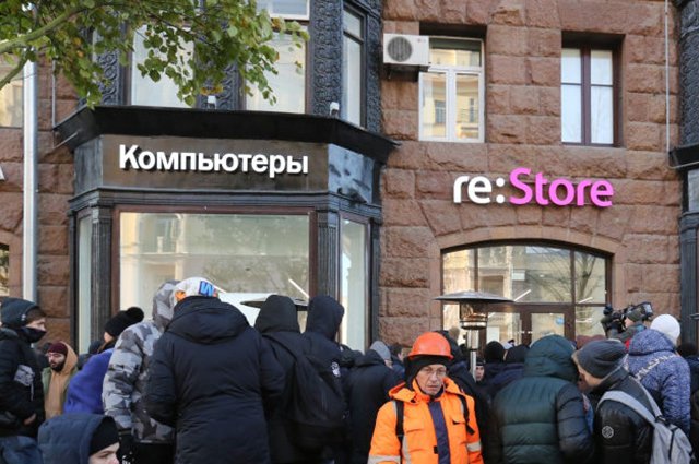 Я в Москве, а ты – неудачница!