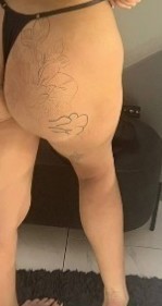 В Хабаровском крае полуголая молодая мать троих детей устроила жаркие танцы перед машиной ДПС