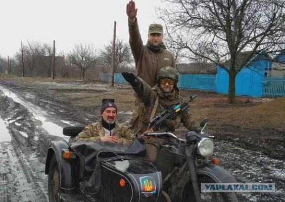 В Харькове сегодня скинули памятник Жукову