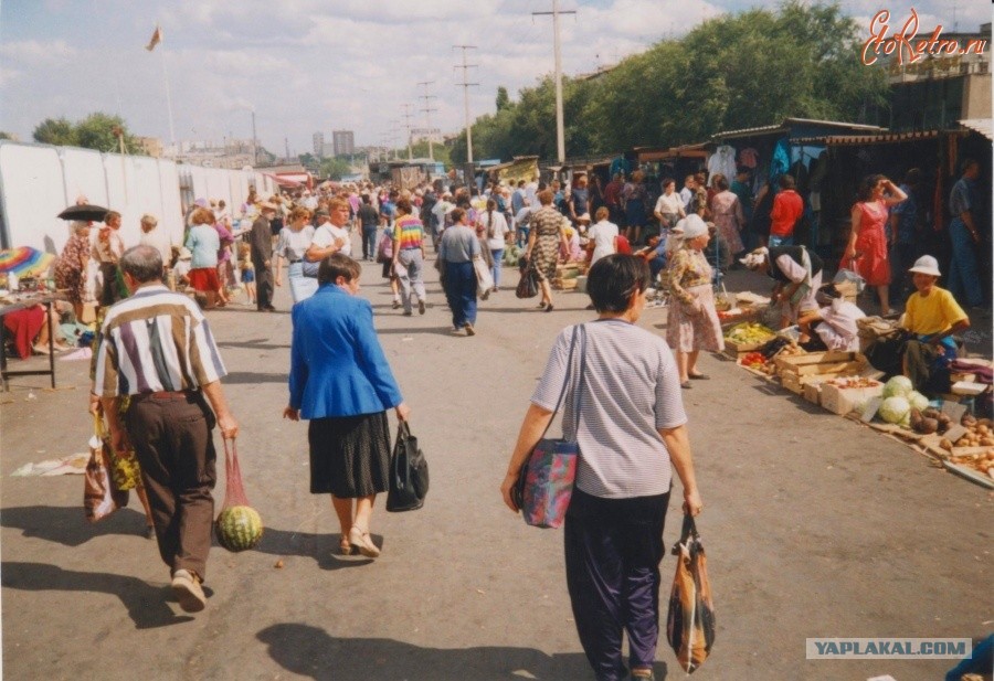 Е темиртау. Темиртау 90-е. Уралмашевский рынок в 90е. Казахстан в 90. Караганда в 90е.