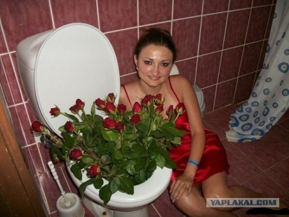 Девушки с цветами