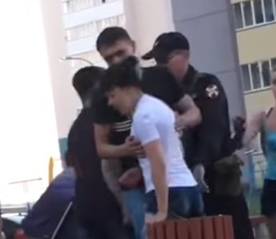 Драка пьяных яжематерей