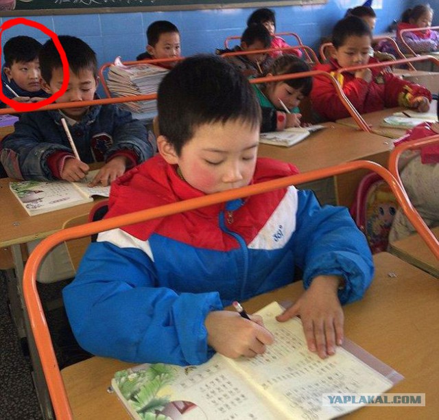 Как в китайских школах учат правильно сидеть