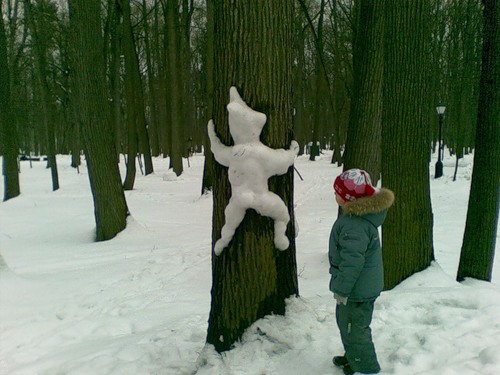 Сам белый, а хвост пупочкой?