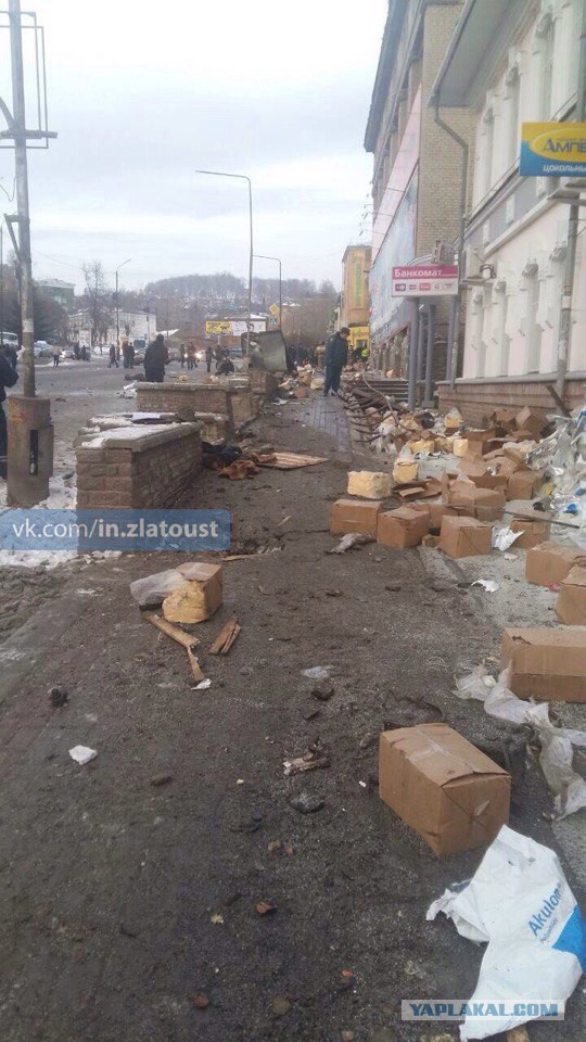 В СМИ появились первые кадры с места смертельного ДТП под Челябинском