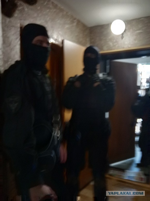 В Челябинске ОМОН ворвался в квартиру к пенсионеру из-за получения незаконной доплаты к пенсии