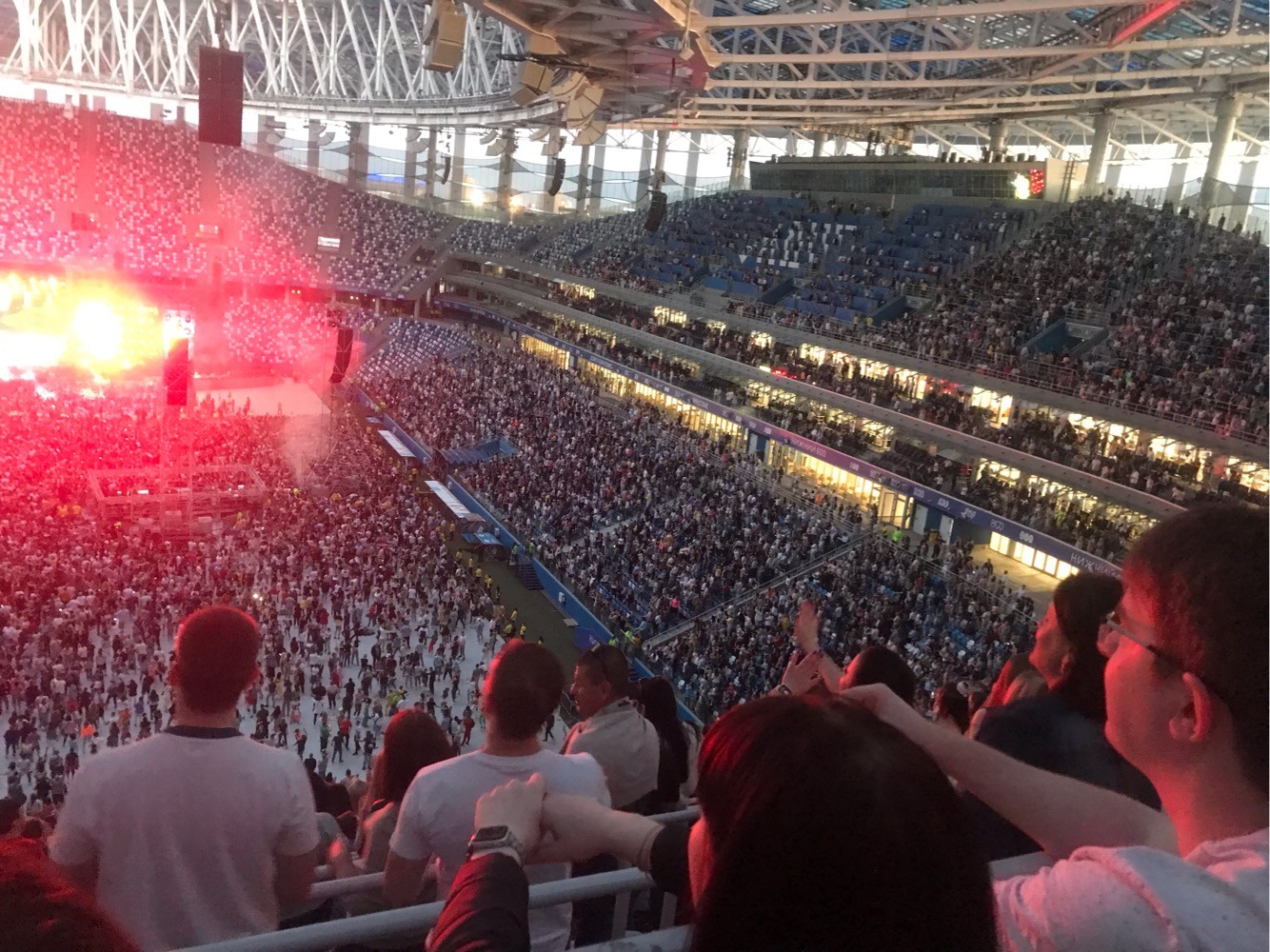 Концерт ру нижний. Концерт руки вверх в Нижнем Новгороде в 2022. Стадион Нижний Новгород 2022 руки вверх. Руки вверх Лужники 2022. Стадион Нижний Новгород руки вверх.