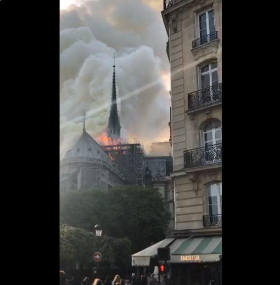 ⚡️В Соборе Парижской Богоматери произошёл пожар - AFP