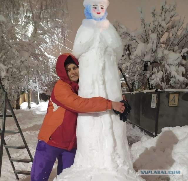 Фотожаба: Девушка и снеговик
