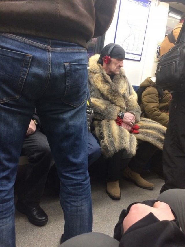 Модники из российского метрополитена на вторник