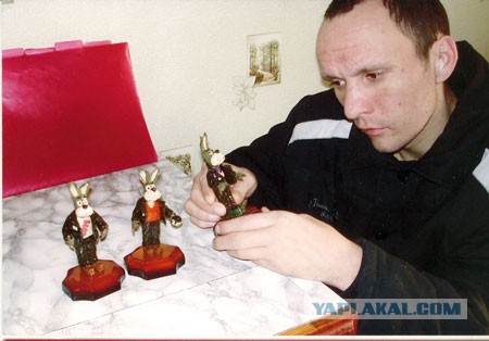 Фигурки Из Мякиша Хлеба В Тюрьме