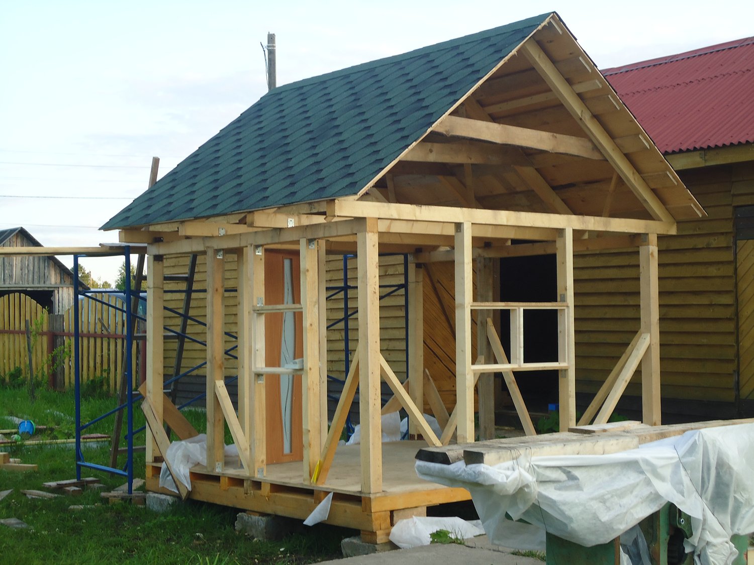 Беседка обшитая имитацией бруса