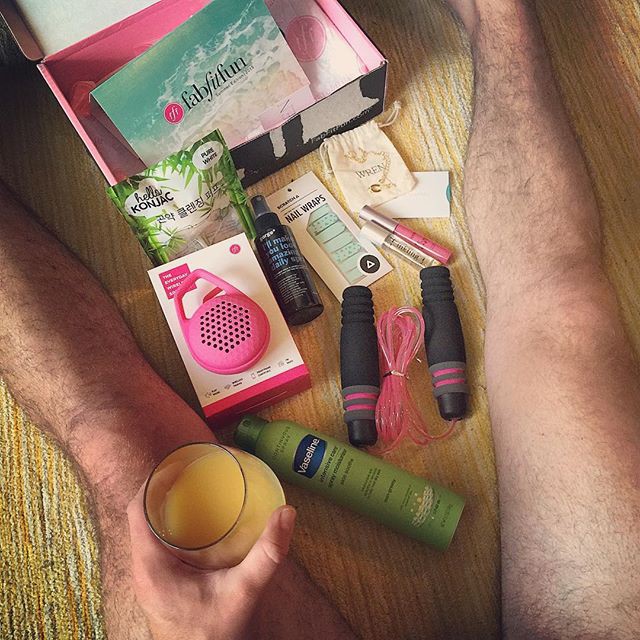 Мужская пародия на девушек из Instagram