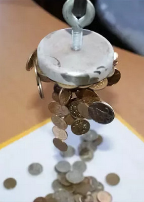 Для чего этот маленький кармашек на джинсах?