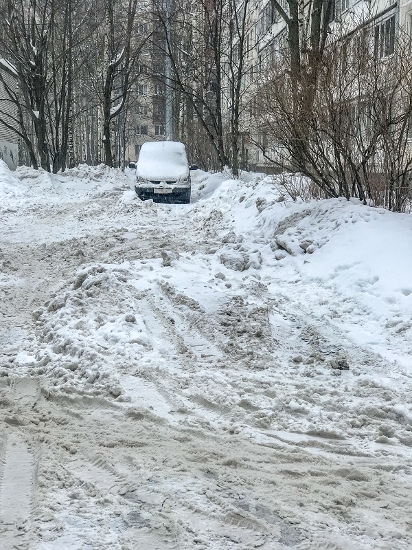 Что творится на дорогах Петербурга после снегопада