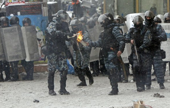 И свет во тьме светит, и тьма не объяла его