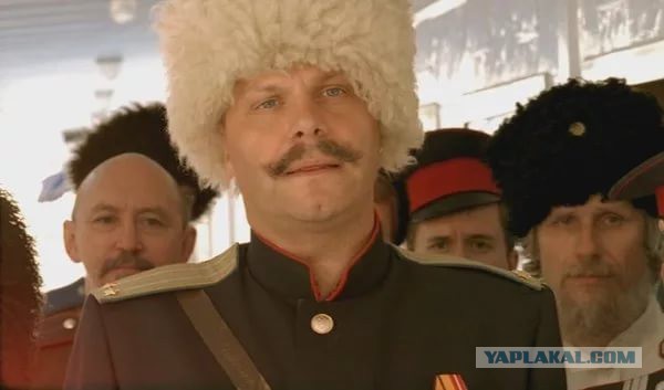 На Кубани директорам школ угрожают увольнением из-за отказа носить казачью форму