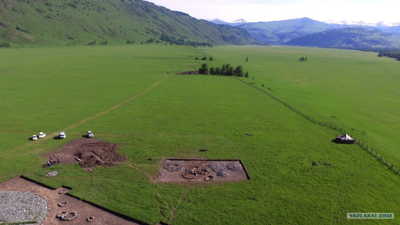 могильник берель. берельский курган в казахстане. могильник берель. находки из берельского кургана. историко-археологический комплекс "берель" (берельские курганы).