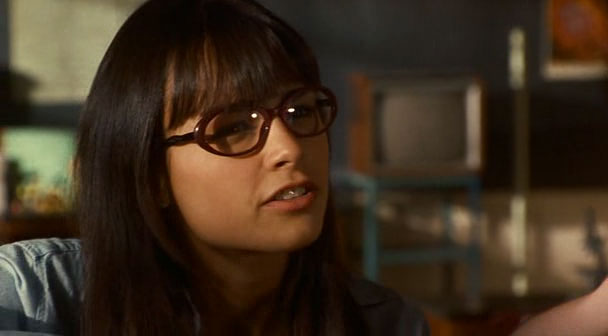 20 самых сексапильно одетых киногероинь