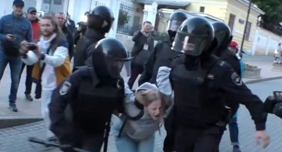 Наверное, феминистка