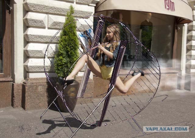 Фотожаба: Читает журнал на лету