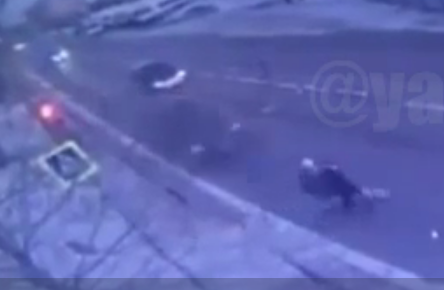 Около часа назад  в Улан-Удэ черный Lexus на огромной скорости сбил насмерть девушку и парня