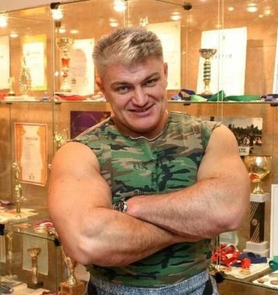 Почему качков не берут в спецназ?