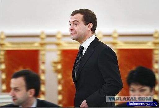 Д.Медведев: Россиянам придется менять работу