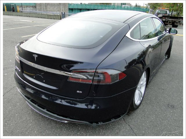 Tesla Model S какой мы её еще не видели