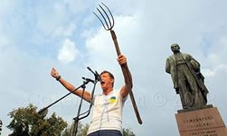 Пять месяцев платили зря!