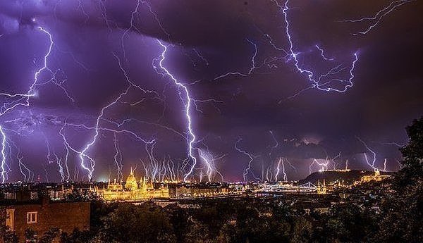 Комментарии и картинки из соцсетей
