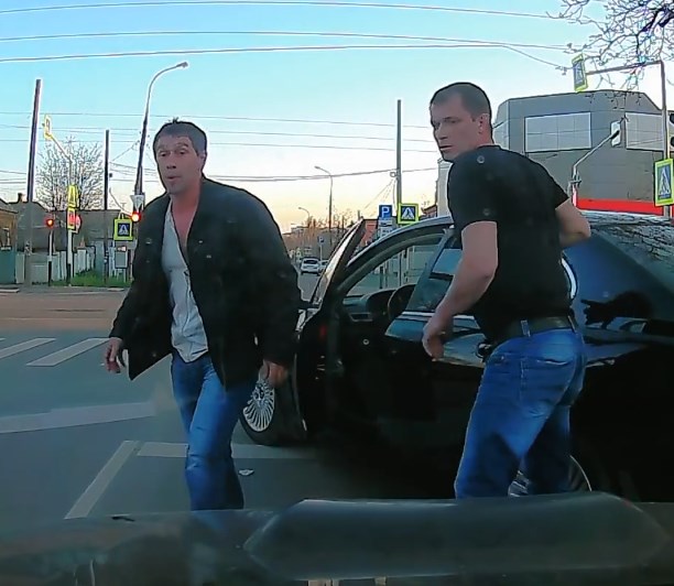 В Майкопе беспредел пьяных отморозков
