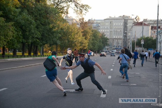 Школьники и полицай