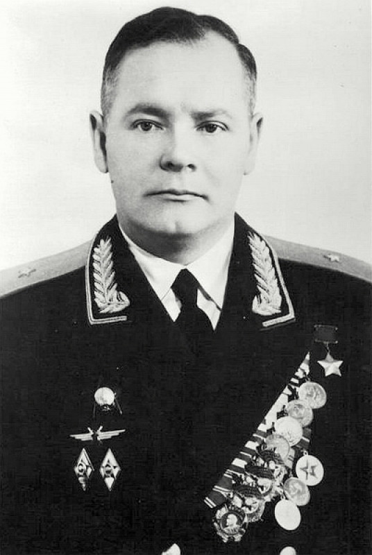 Один советский лётчик против 52 фашистских самолётов: рисковый бой капитана Сидоренкова