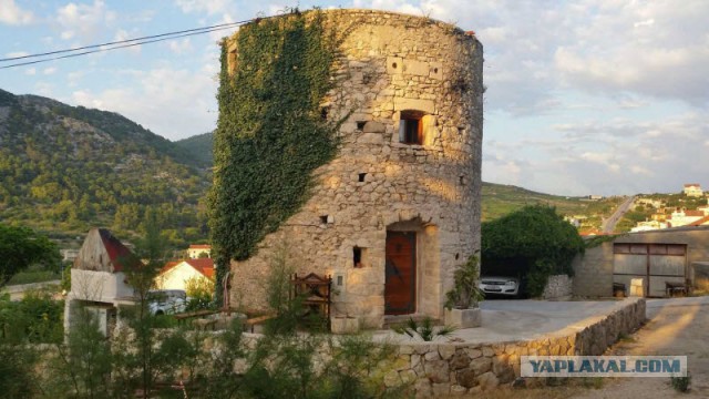 Небольшой дом в 250-летней башне на острове в Хорватии