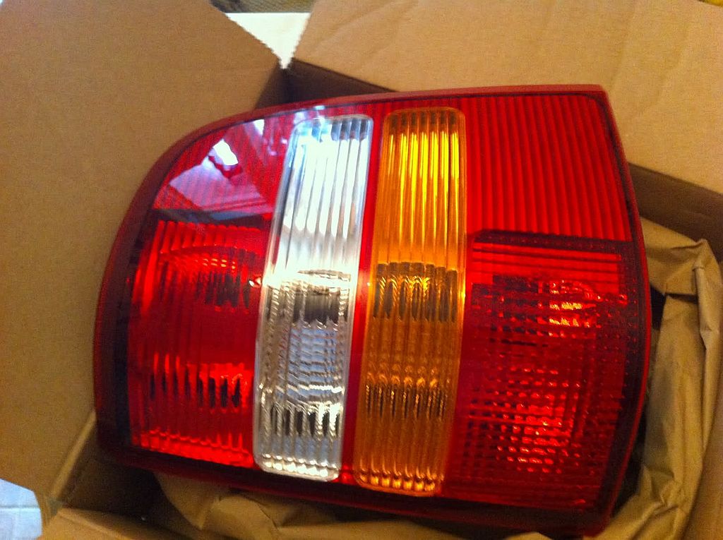 задние фонари chevrolet orlando. задний левый фонарь додж рам 2002 года. наружный задний фонарь hyundai i40. фонарь левый на додж 2021. Toyota-lexus 8156160b30 фара.