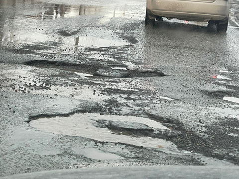 У трактора колесо отлетело или опять про дороги в столице Сибири