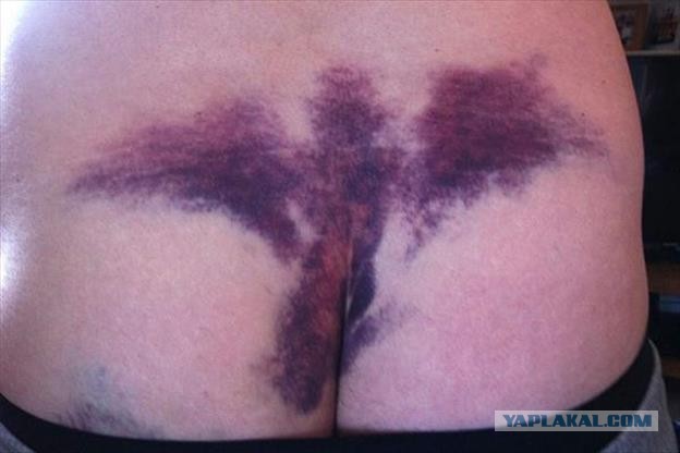 Это какой-то новый способ чистить вареные яйца