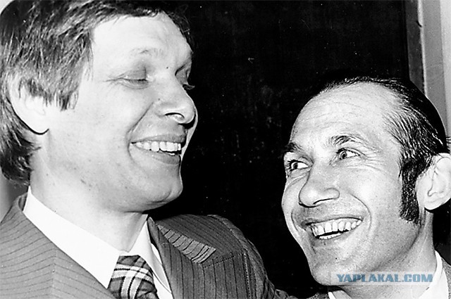 Потолок ледяной, дверь скрипучая.... 86 лет композитору Эдуарду Ханку