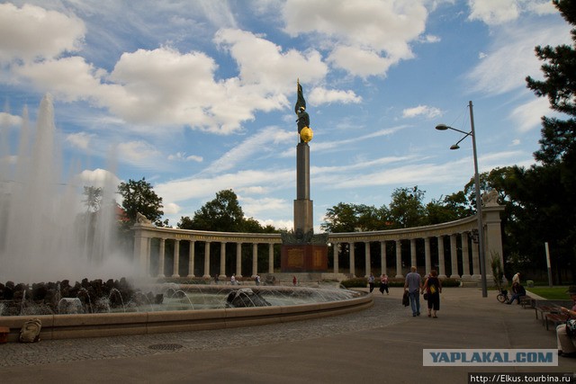 Солдат-освободитель, в Трептев парке.