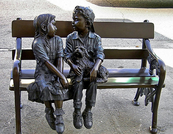 Сядь со мною рядом!