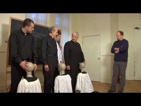 В Домодедово преподаватель воскресной школы с ножом напал на настоятеля церкви.