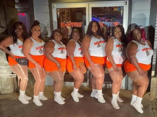 Компания Hooters объявила о своём банкротстве