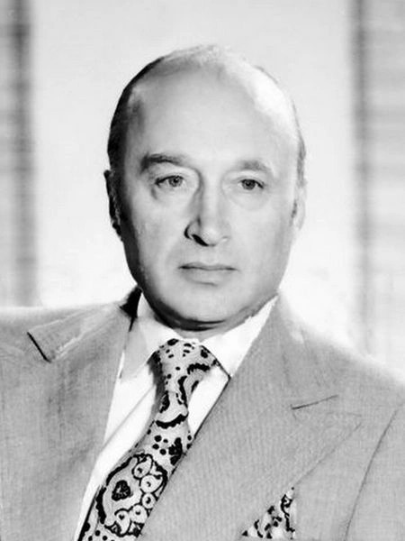 Воевал, дошёл почти до Берлина, имел награды, но врагов играл часто и здорово: к 100-летию со дня рождения Николая Прокоповича