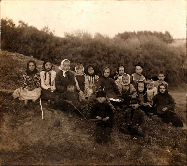 Российская империя в фотографиях. Детство.