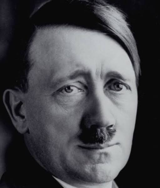Господи, дебил! […] Я его терпеть не могу. Противный, чурбан! […] Как этого дебила взяли в сад?