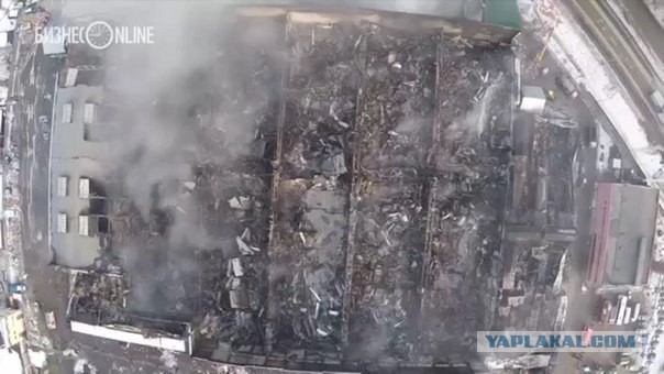 В Казани горит торговый центр  «Адмирал»