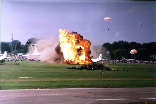 Авиакатастрофа во львове су-27 скниловская трагедия 27 июля 2002 года. Башкирские авиалинии авиакатастрофа 2002. Катастрофа на боденском озере 2002. Катастрофа над боденским озером в 2002. Катастрофа на боденском озере 2002.