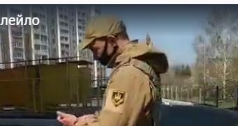 Девушка, почему без маски?