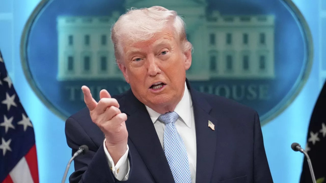 Трамп анонсировал блокаду Ормузского пролива